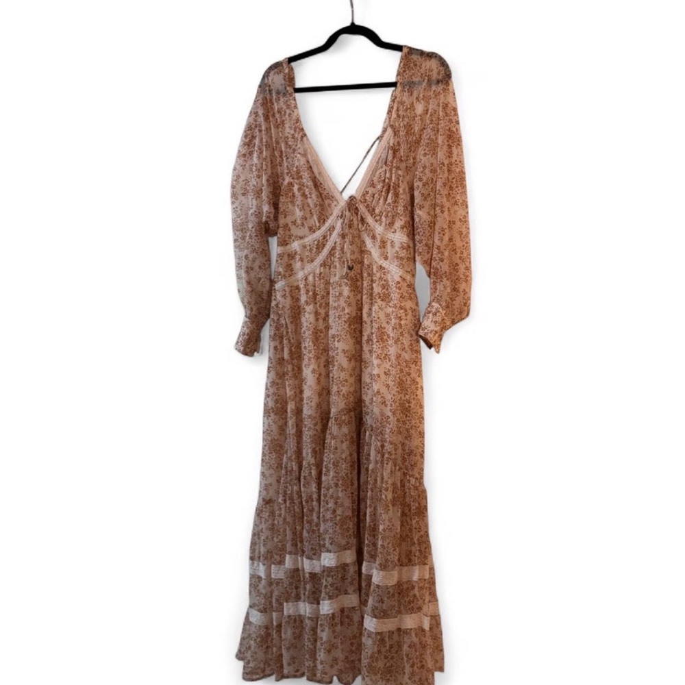 🌾 Free People Floral Boho Maxi Dress – Size M 🌾